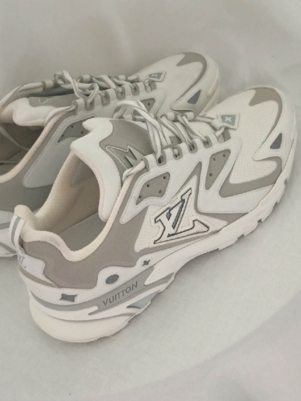 Louis Vuitton Runner Tatic Sneakers - White/Grey -  Men's LV Size 10 (US 11) - Picture 3 of 14